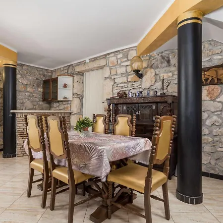 Diana By Interhome Casa de Férias Kršan
